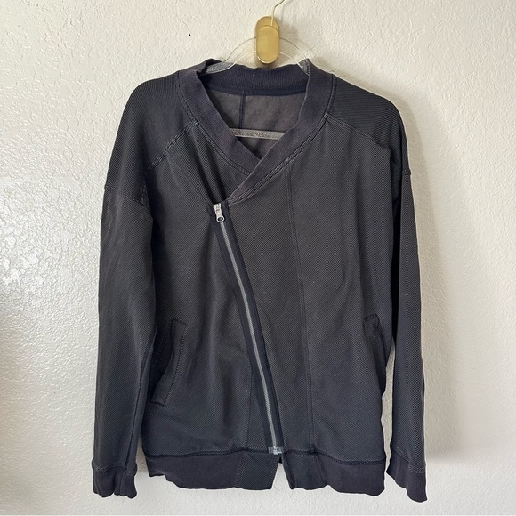 Lululemon Mula striped Bundle Wrap size 8 - Picture 7 of 13